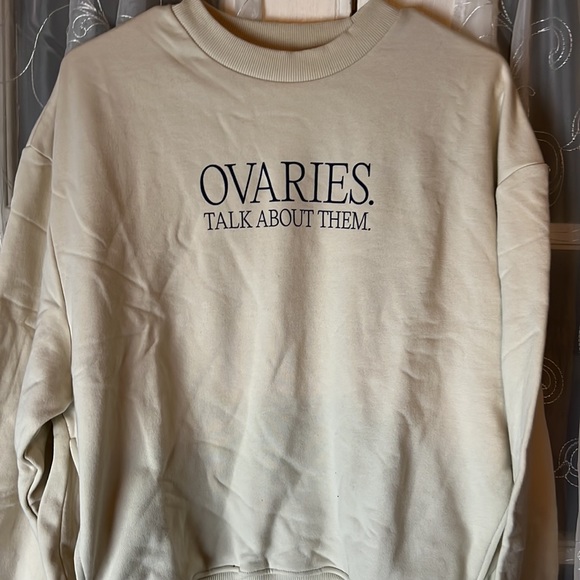 CAMILLA AND MARC ‘Ovaries. Talk About Them.’ Ovarian Cancer Sweatshirt Cream - Picture 3 of 10